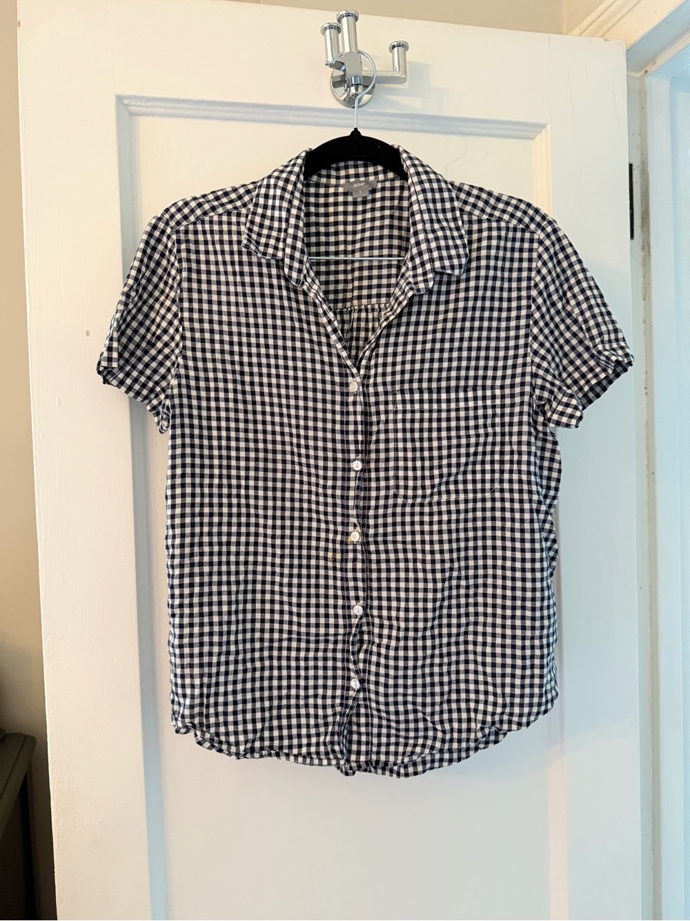 Gingham Short-Sleeve Button-Up Shirt Size Small